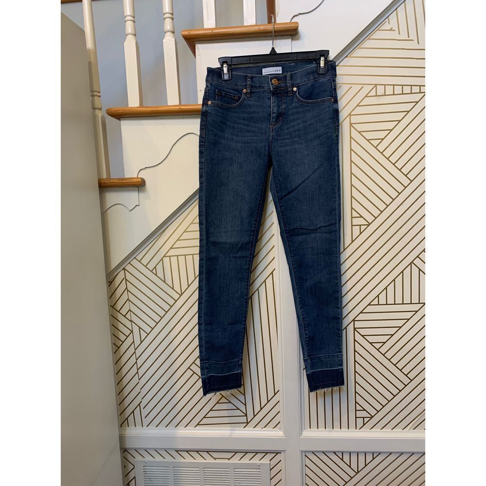 Loft Women Dark Wash Raw Hem Skinny Jean Size 0/25